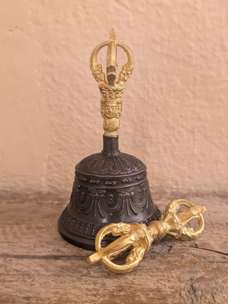 [2400] Black and Gold Vajra Bell Set (small)