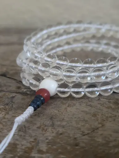 [0011] Je Tsongkapa Crystal Quartz Om Ah Hung Mala